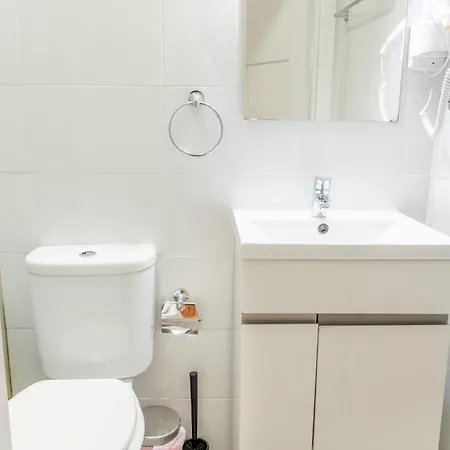 - Elevador Da Bica Homestay